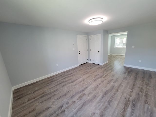 5 Lenox St 4, Lowell, MA 01852