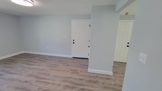 5 Lenox St 4, Lowell, MA 01852