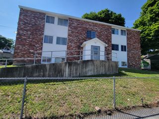 5 Lenox St 4, Lowell, MA 01852