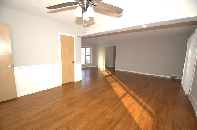 6704 Del Matro Avenue, Windsor Heights, IA 50324