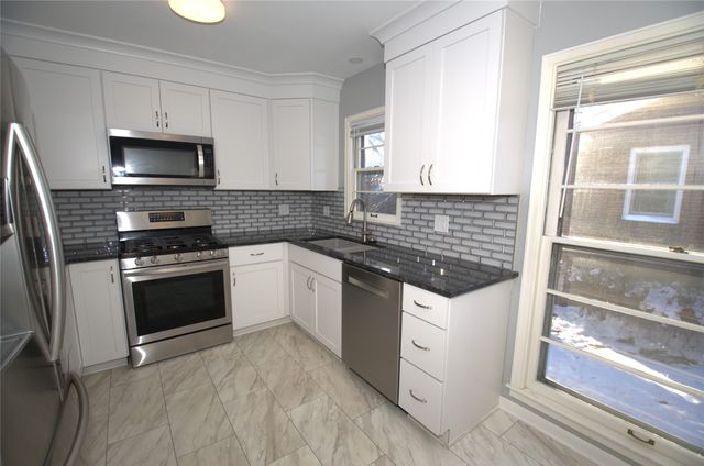 6704 Del Matro Avenue, Windsor Heights, IA 50324