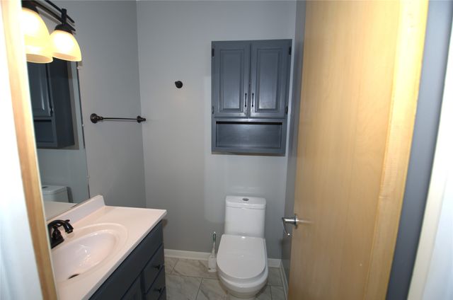 6704 Del Matro Avenue, Windsor Heights, IA 50324