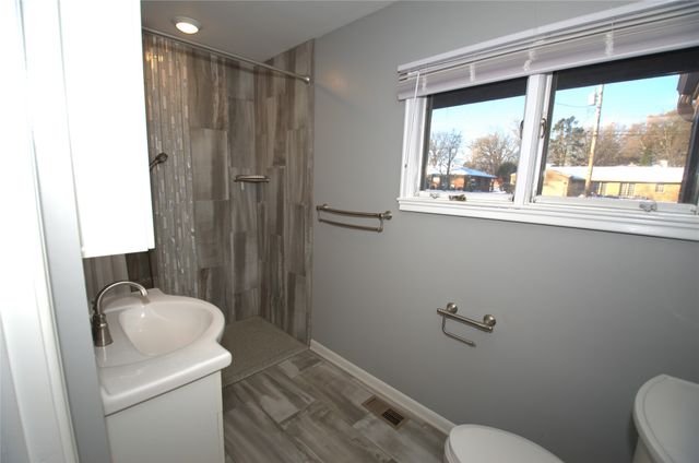 6704 Del Matro Avenue, Windsor Heights, IA 50324