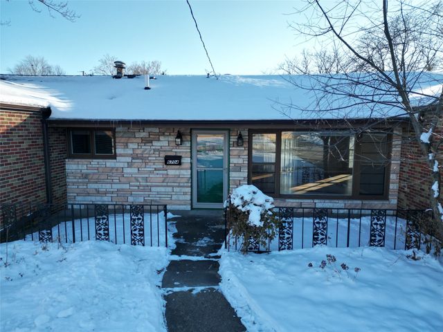 6704 Del Matro Avenue, Windsor Heights, IA 50324