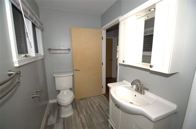 6704 Del Matro Avenue, Windsor Heights, IA 50324