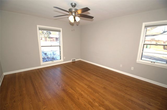 6704 Del Matro Avenue, Windsor Heights, IA 50324