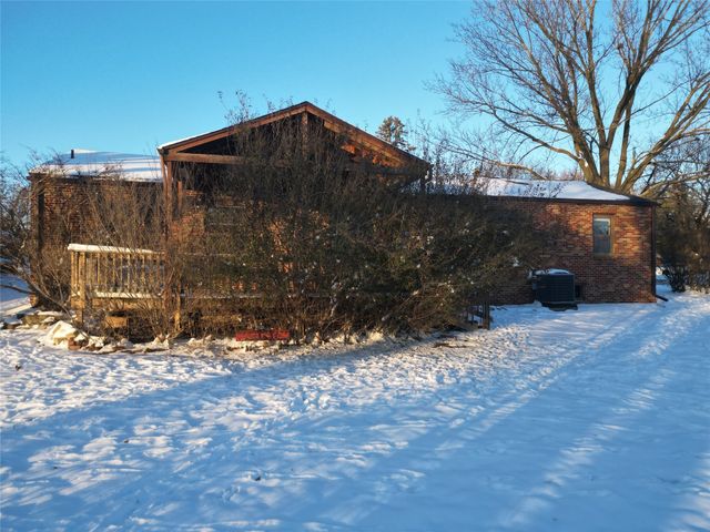 6704 Del Matro Avenue, Windsor Heights, IA 50324