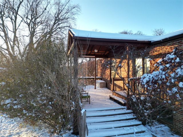 6704 Del Matro Avenue, Windsor Heights, IA 50324