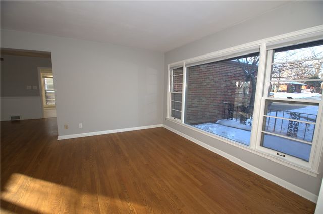 6704 Del Matro Avenue, Windsor Heights, IA 50324