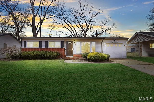 800 Babler Drive, Florissant, MO 63031