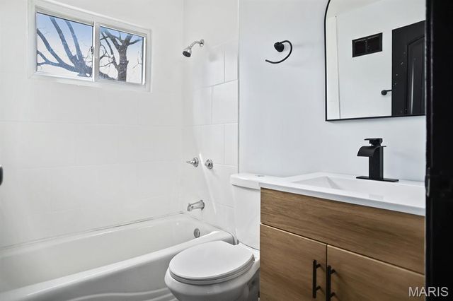 800 Babler Drive, Florissant, MO 63031