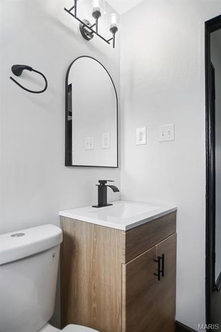 800 Babler Drive, Florissant, MO 63031