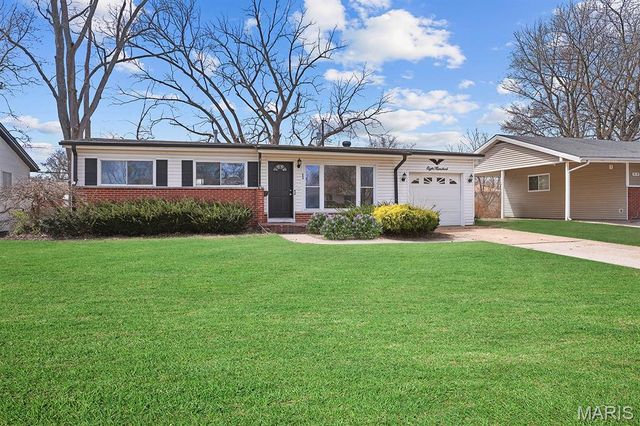 800 Babler Drive, Florissant, MO 63031