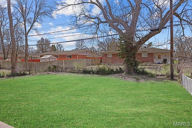 800 Babler Drive, Florissant, MO 63031