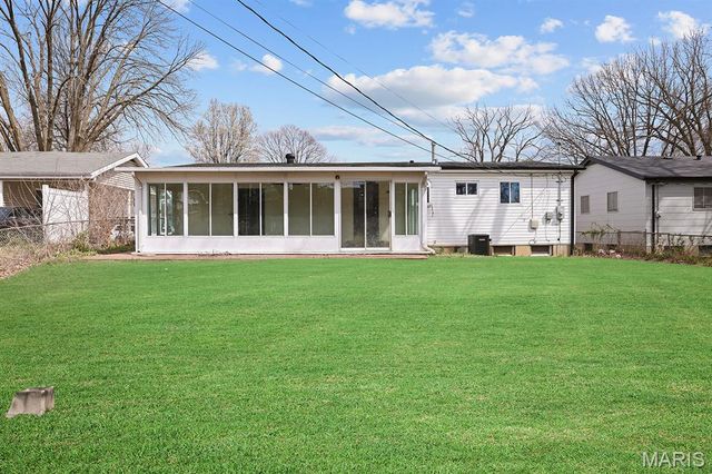 800 Babler Drive, Florissant, MO 63031