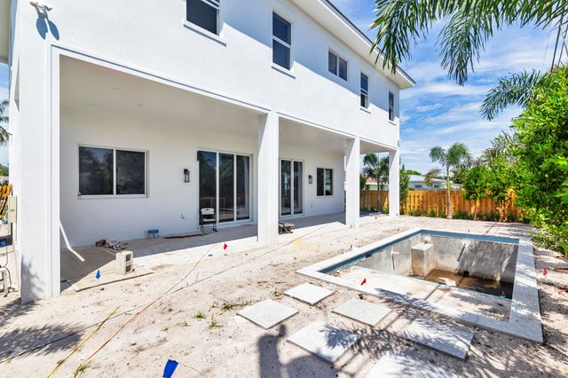 354 Laurie Road, West Palm Beach, FL 33405