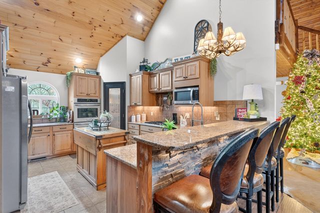 24255 State Rte 64b, Pittsburg, MO 65724