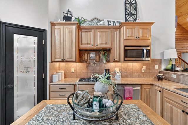 24255 State Rte 64b, Pittsburg, MO 65724