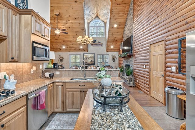 24255 State Rte 64b, Pittsburg, MO 65724