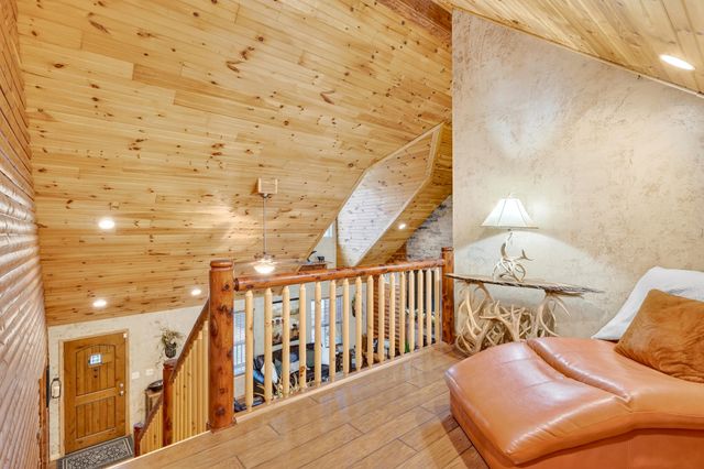 24255 State Rte 64b, Pittsburg, MO 65724