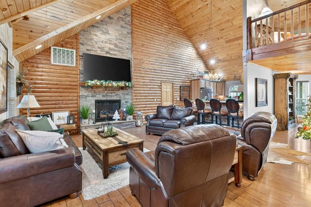 24255 State Rte 64b, Pittsburg, MO 65724