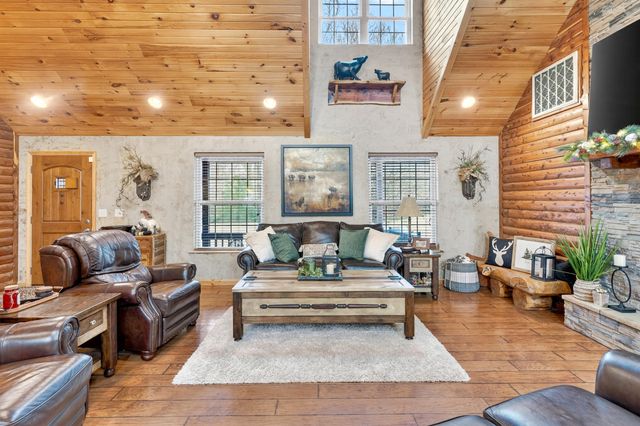 24255 State Rte 64b, Pittsburg, MO 65724