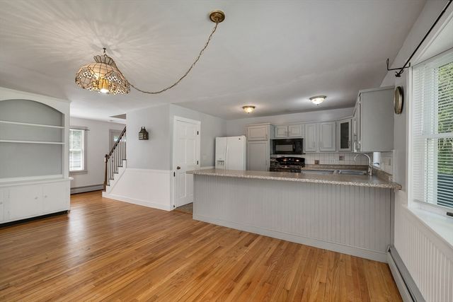1 Muddy Pond, Kensington, NH 03833