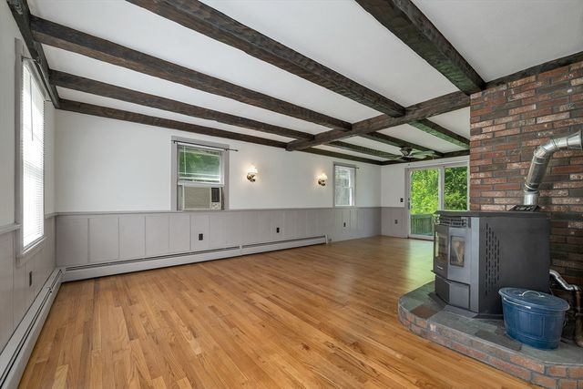 1 Muddy Pond, Kensington, NH 03833