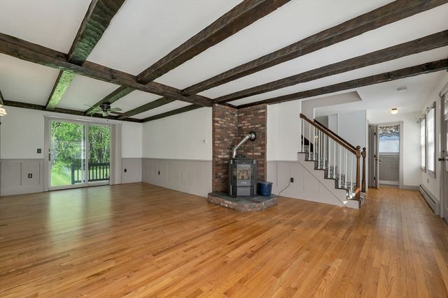 1 Muddy Pond, Kensington, NH 03833