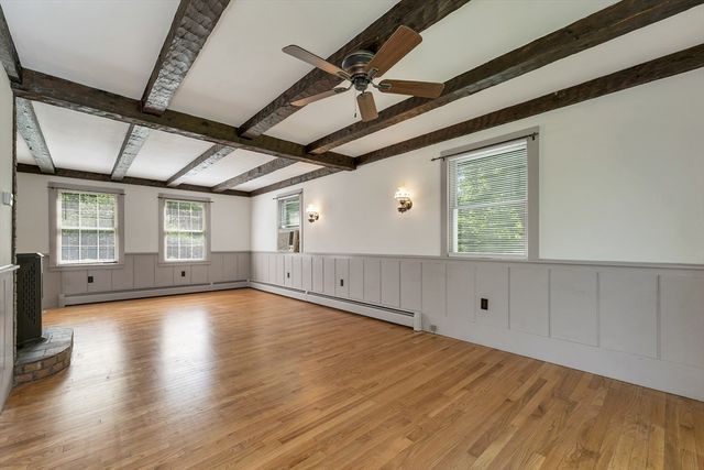 1 Muddy Pond, Kensington, NH 03833