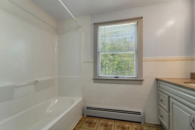 1 Muddy Pond, Kensington, NH 03833