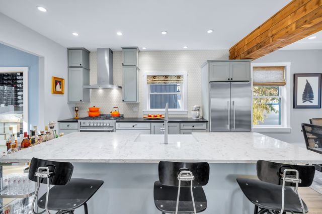 285 Old Whitfield Street, Guilford, CT 06437