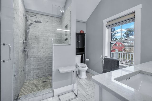 285 Old Whitfield Street, Guilford, CT 06437