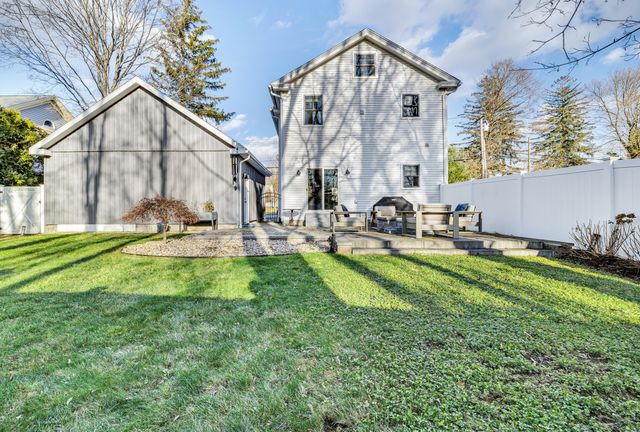 285 Old Whitfield Street, Guilford, CT 06437