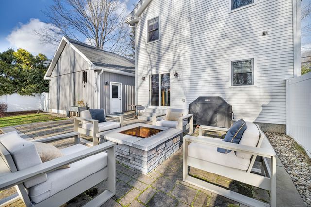 285 Old Whitfield Street, Guilford, CT 06437