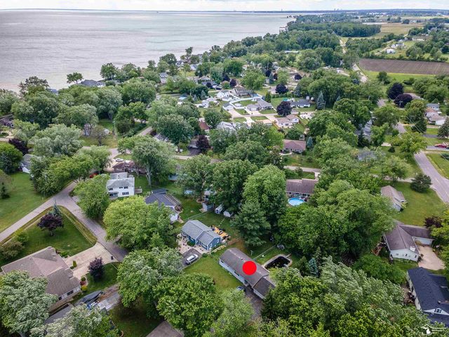 7701 Southmoor Drive, Monroe, MI 48161