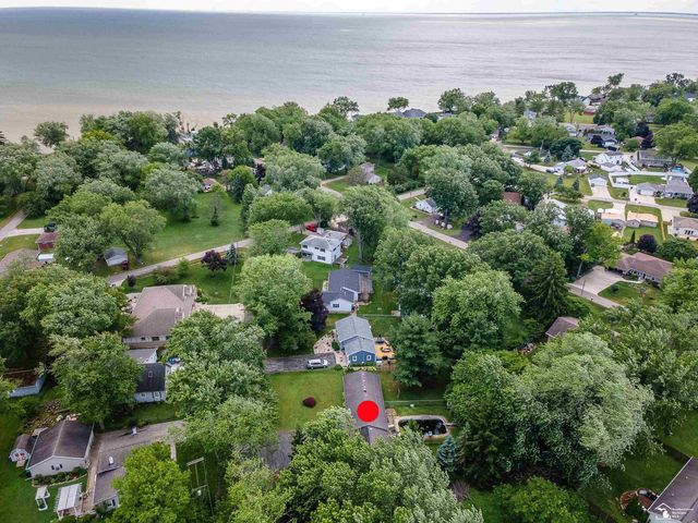 7701 Southmoor Drive, Monroe, MI 48161