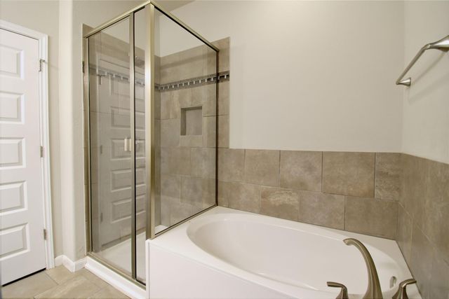 504 Hummingbird LN A, Austin, TX 78734