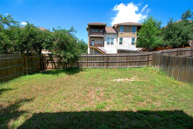 504 Hummingbird LN A, Austin, TX 78734