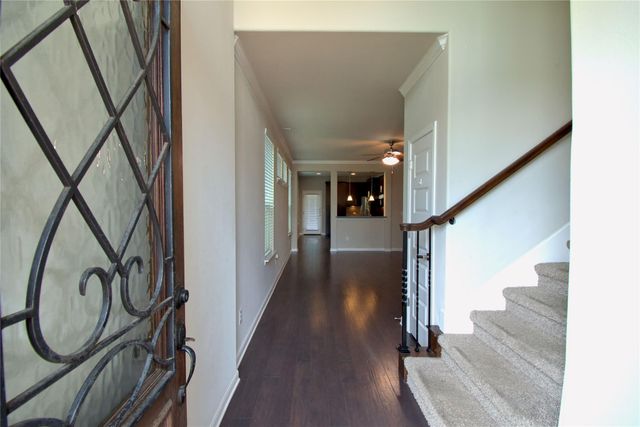 504 Hummingbird LN A, Austin, TX 78734