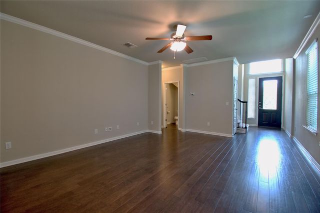504 Hummingbird LN A, Austin, TX 78734