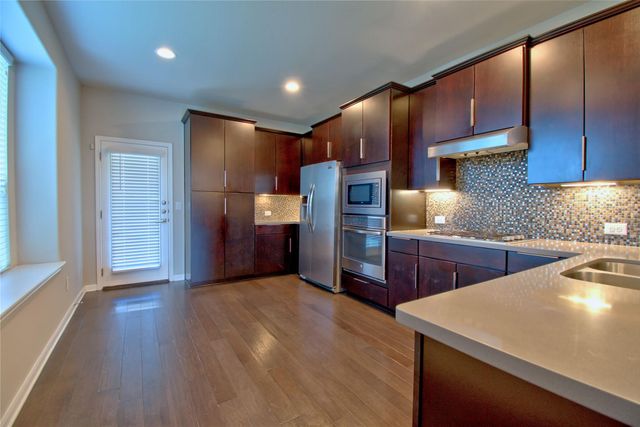 504 Hummingbird LN A, Austin, TX 78734
