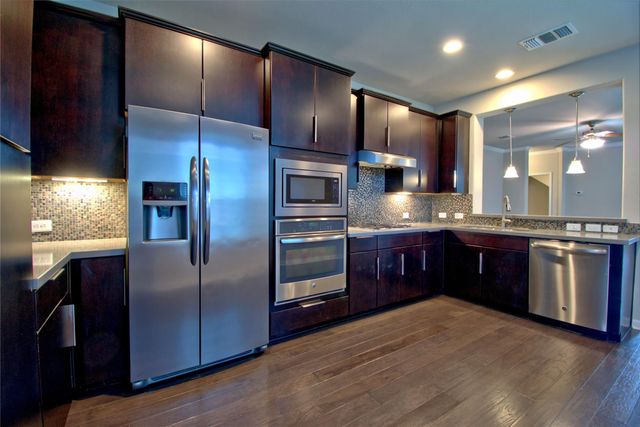 504 Hummingbird LN A, Austin, TX 78734
