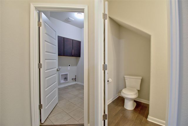 504 Hummingbird LN A, Austin, TX 78734