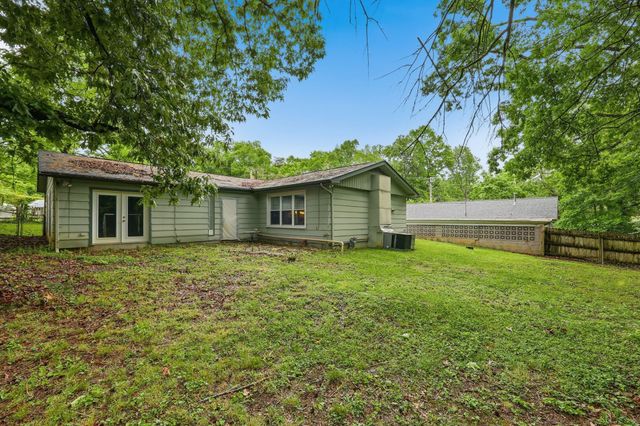 170 Northwestern Ave, Oak Ridge, TN 37830