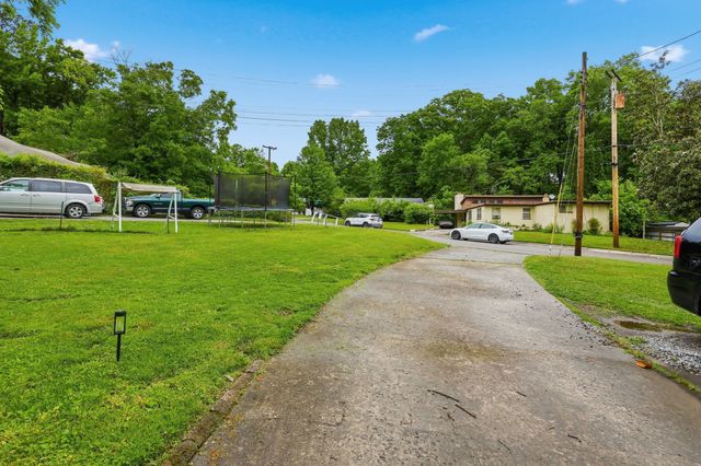 170 Northwestern Ave, Oak Ridge, TN 37830