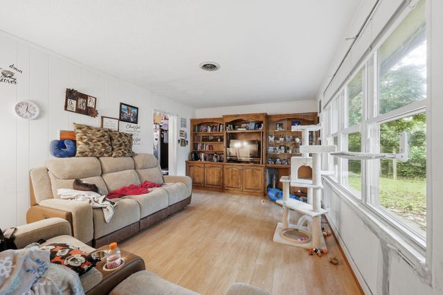 170 Northwestern Ave, Oak Ridge, TN 37830
