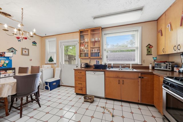 170 Northwestern Ave, Oak Ridge, TN 37830