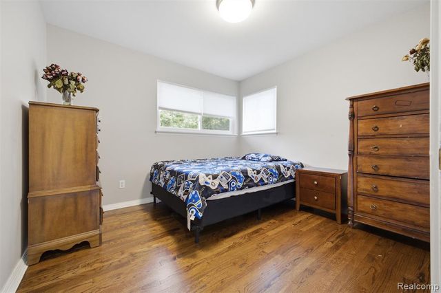 8439 Centralia Street, Dearborn Heights, MI 48127