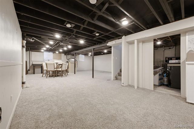 8439 Centralia Street, Dearborn Heights, MI 48127